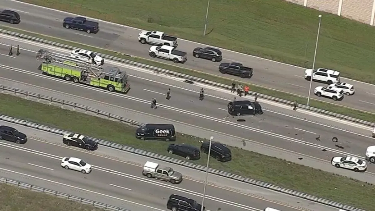 Agente de Miami-Dade atropellado mientras auxiliaba en accidente en la Florida’s Turnpike permanece en estado crítico