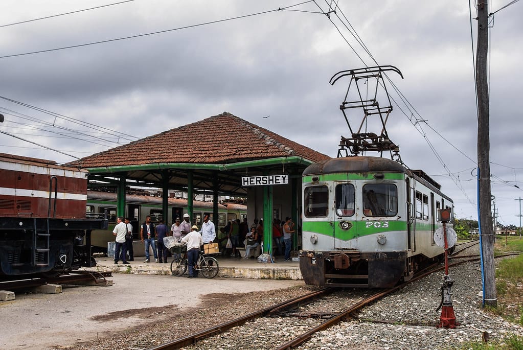 Tren con Wi-Fi, pero sin internet: Cuba ensaya la paradoja tecnológica sobre rieles