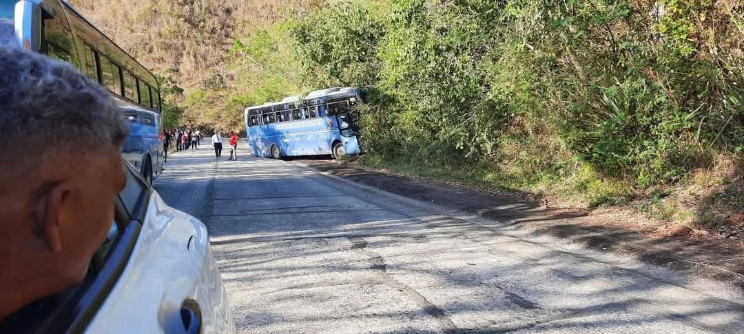 Habilidad al volante evita tragedia en el viaducto La Farola de Guantánamo