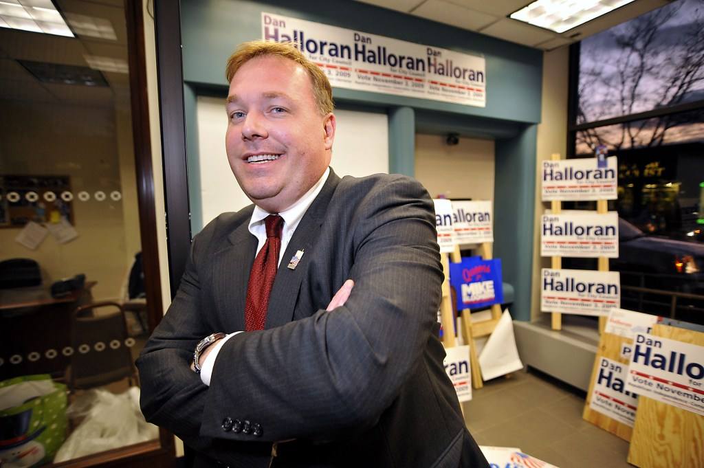 Exconcejal de Nueva York es arrestado en Miami tras llegar de Cuba con más de mil videos de explotación infantil en su teléfono