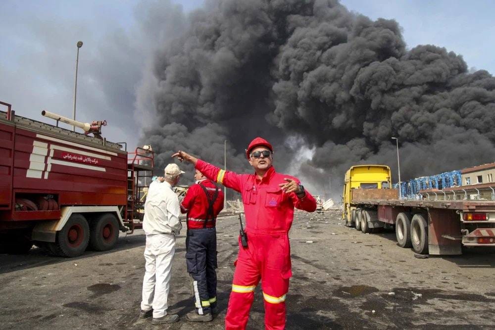 Devastadora explosión en puerto iraní deja al menos ocho muertos en medio de tensiones nucleares