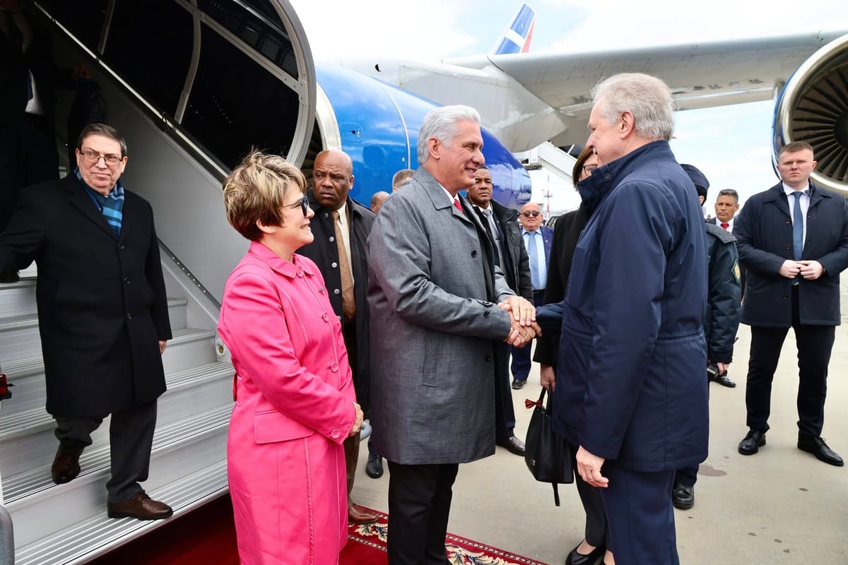 Díaz-Canel llega a San Petersburgo en visita oficial mientras Cuba atraviesa una de sus crisis más profundas