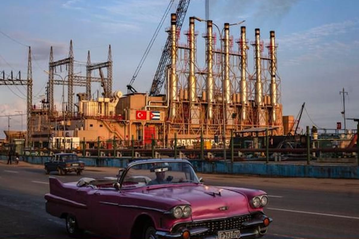 Unión Eléctrica desmiente salida de patana turca, pero los apagones continúan sin tregua