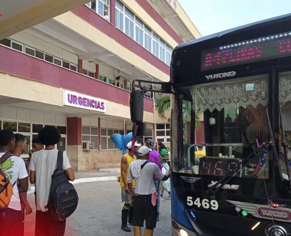 La Habana anuncia un servicio de transporte exclusivo para personal sanitario en medio del colapso del sistema público