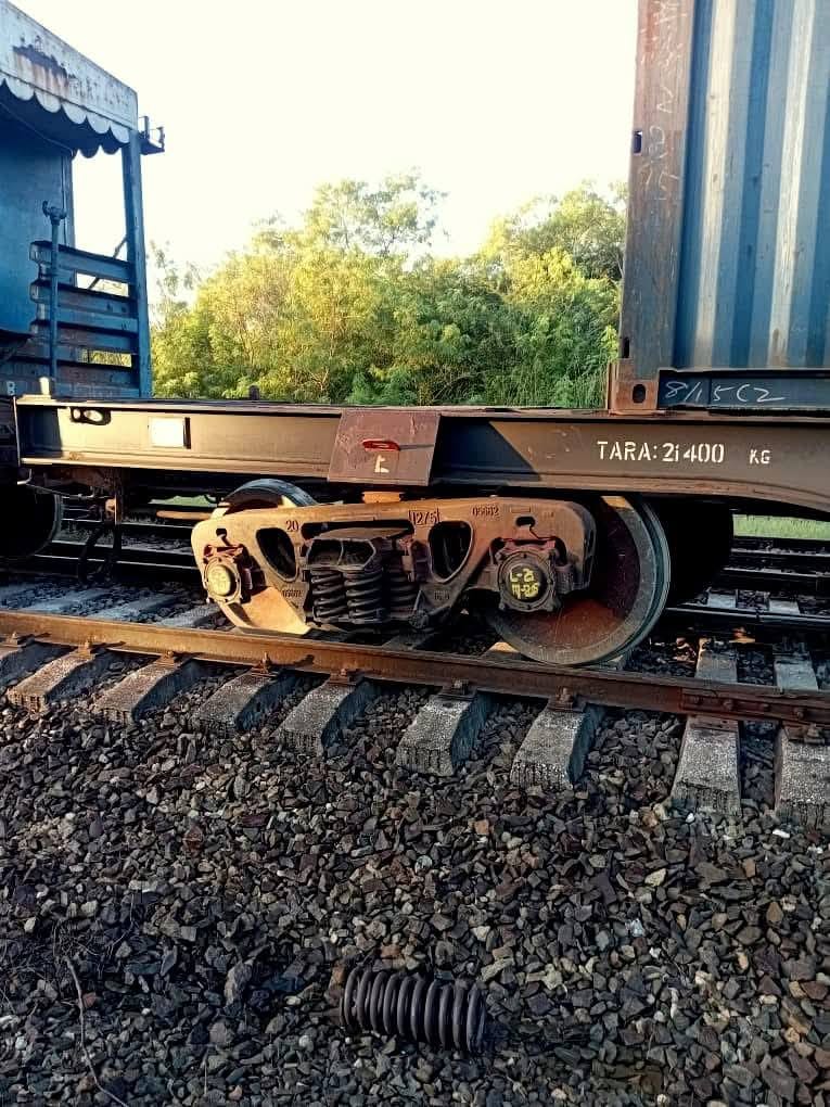 DESCARRILAMIENTO DE LOCOMOTORA EN VILLA CLARA PROVOCA INTERRUPCIÓN TEMPORAL DEL SERVICIO FERROVIARIO