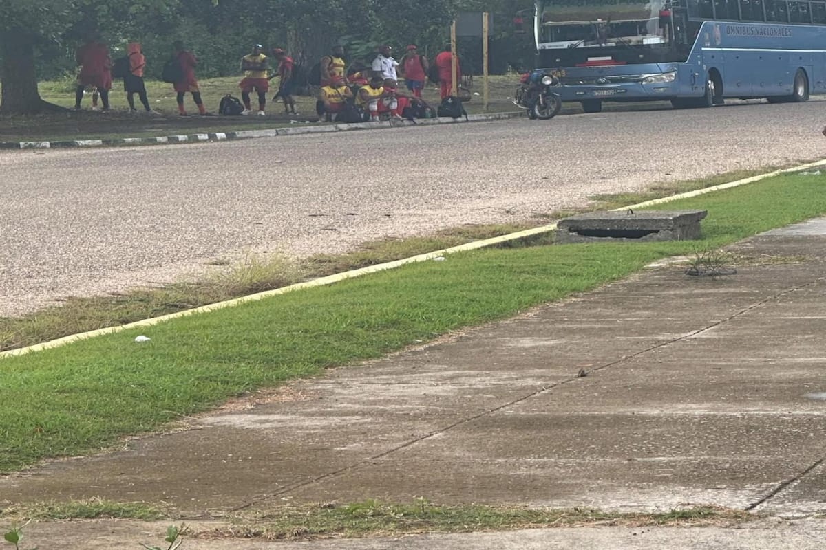 Peloteros quedan varados en Matanzas por falta de combustible para el transporte oficial