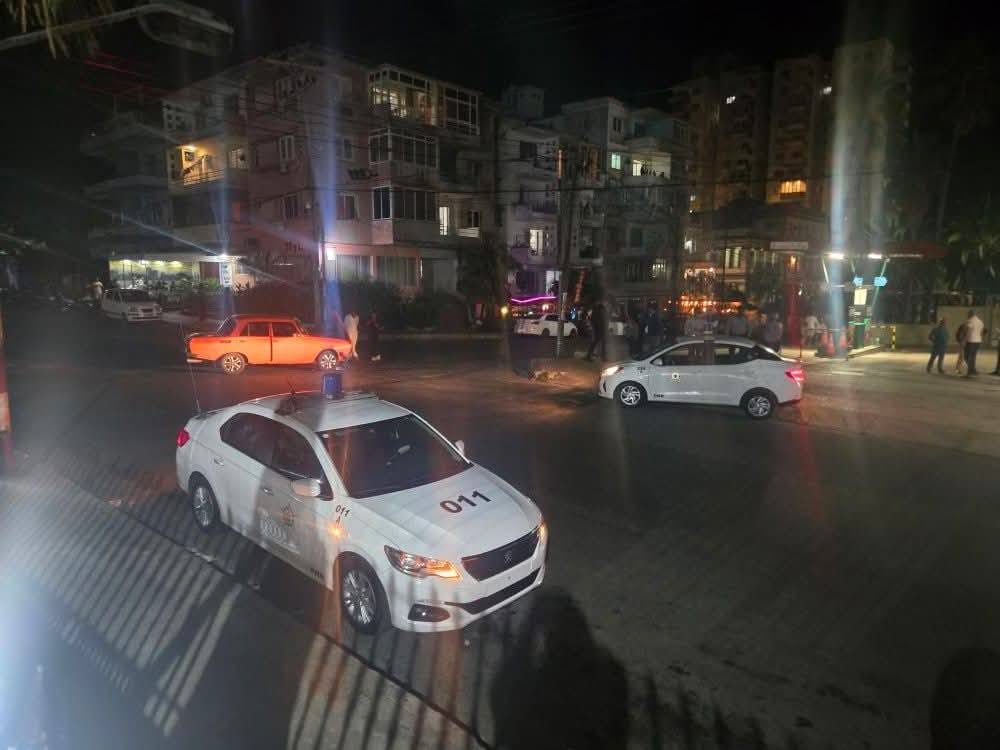 Accidente en El Vedado involucra a patrulla de la PNR en un cruce con semáforo defectuoso