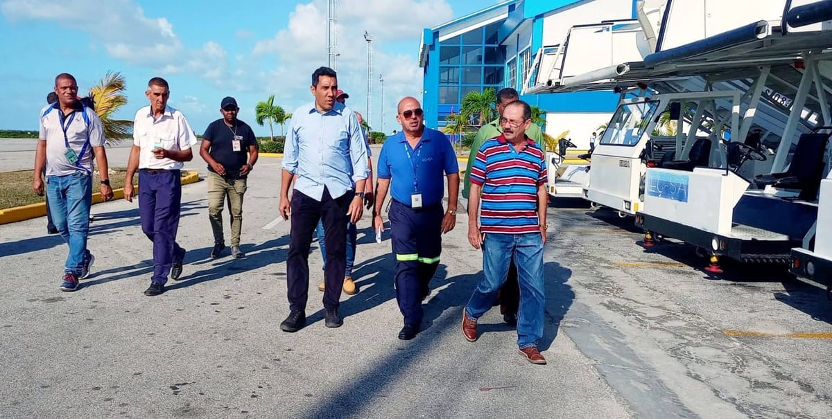 Por qué el ministro de Transporte conecta con la ciudadanía pese a la crisis del sector