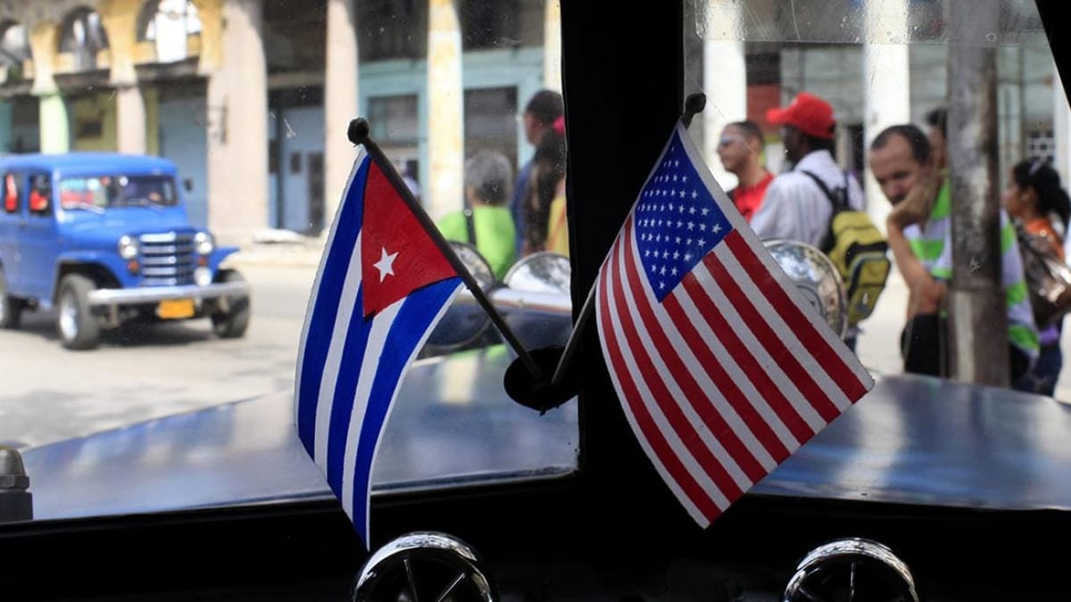 Washington y La Habana en negociaciones: deportaciones a cambio de alivio económico