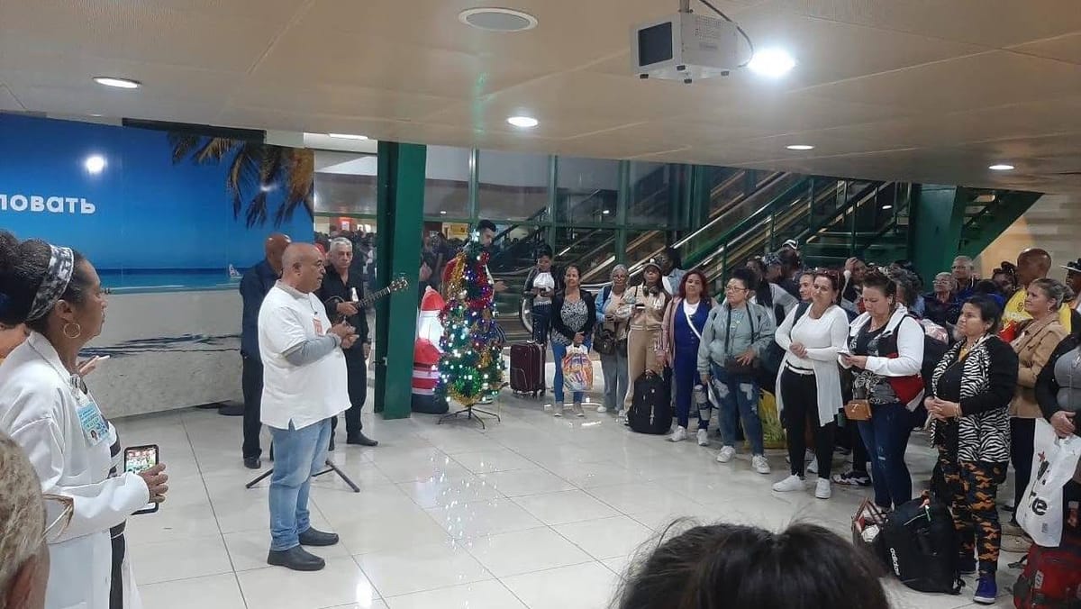 Regresan 220 médicos cubanos desde Venezuela en medio de un contexto regional tenso
