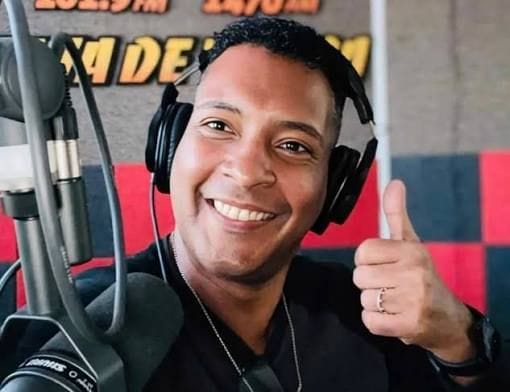 Presentador cubano Frank Abel queda bajo custodia de ICE tras arresto en Oklahoma y enfrenta posible deportación a Cuba