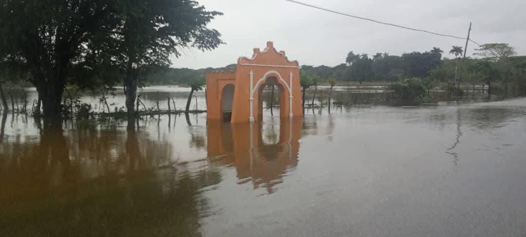 Persisten las inundaciones en la vía Santa Clara–Remedios tras intensas lluvias