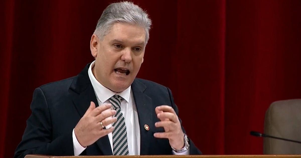 Continúa proceso contra Exministro Alejandro Gil que enfrenta acusaciones por espionaje y corrupción en proceso penal en Cuba.