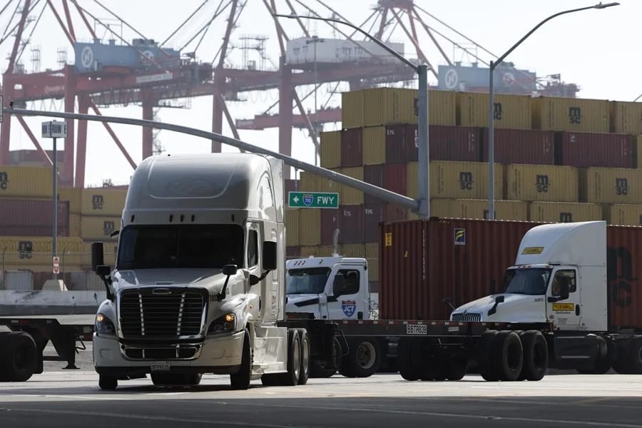 Trump impone nuevo requisito de inglés a camioneros en nombre de la seguridad vial