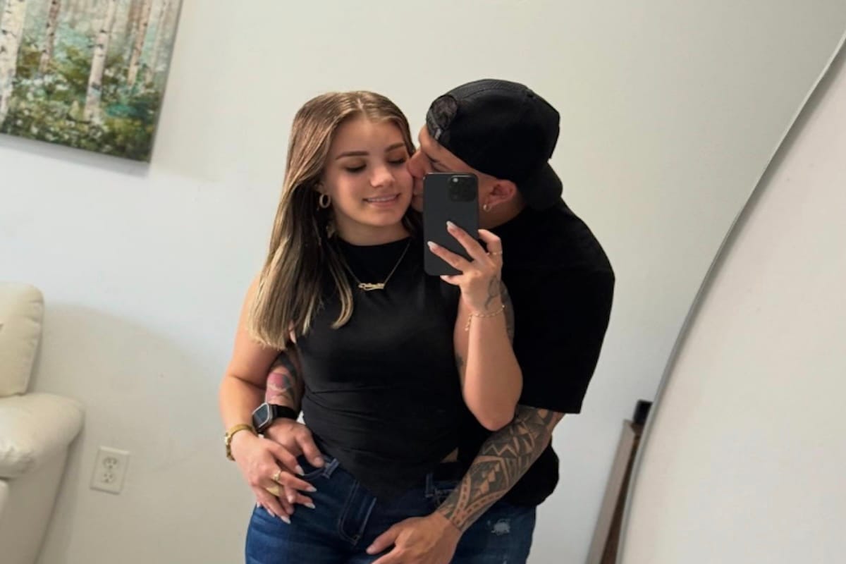 Ultrack y Claudia Artiles confirman su relación y desatan reacciones en redes sociales