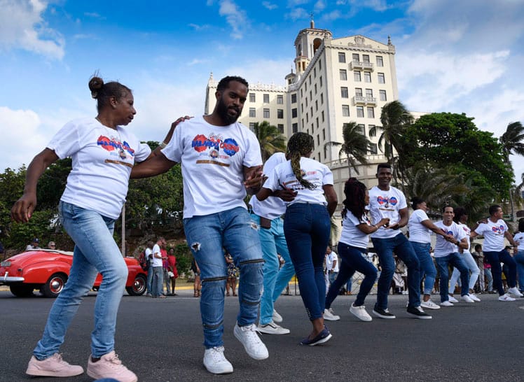 Cuba arrasa en el Guinness... y no solo por los récords oficiales: también por su resistencia al calor, al apagón y al "invento" cotidiano