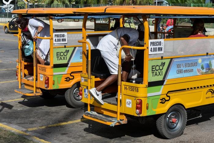 Apagones prolongados paralizan rutas de triciclos eléctricos en La Habana