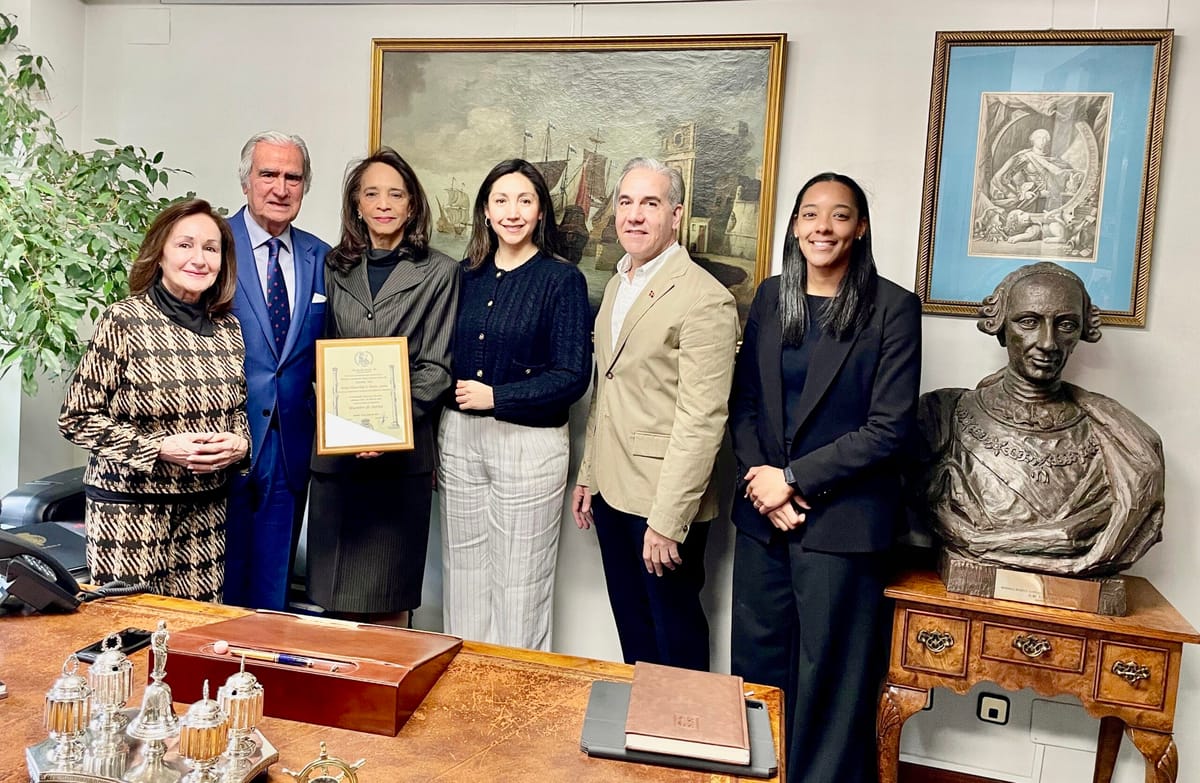 FUNDACIÓN CARLOS III RECONOCE A LA MINISTRA CONSEJERA DE LA EMBAJADA DE REPÚBLICA DOMINICANA EN ESPAÑA POR SU DESTACADA LABOR DIPLOMÁTICA