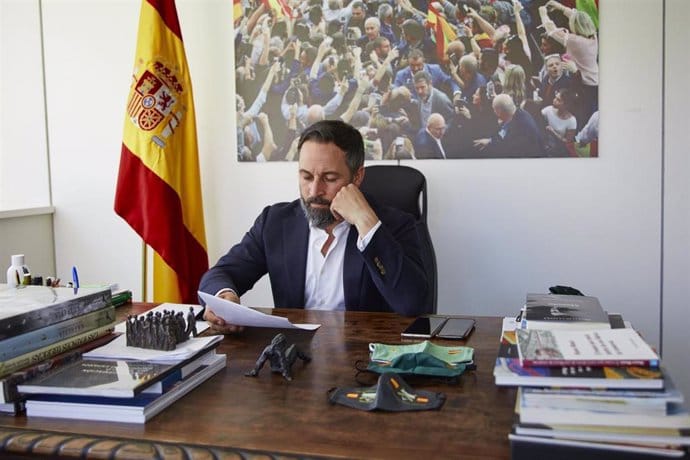 Abascal Apoya Posible Moción de Censura del PP con Junts para Convocar Elecciones sin Concesiones al Separatismo