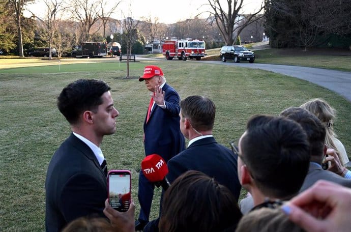 El CPJ considera a Trump una amenaza para los medios tras la retirada de fondos a la agencia de medios de EE.UU.