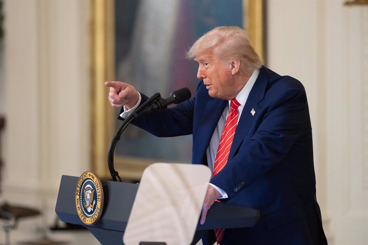 Trump admite derrota republicana en comicios locales y responsabiliza al cierre del Gobierno