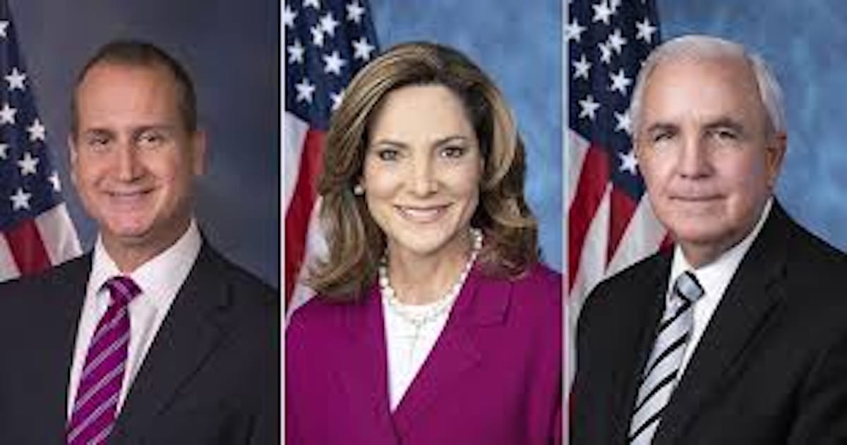 Crece el malestar entre cubanos en Florida por el silencio de sus congresistas ante las nuevas restricciones migratorias