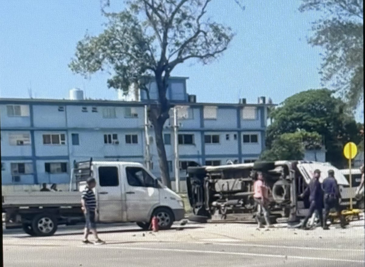 ACCIDENTE EN MIRAMAR ENTRE AMBULANCIA Y VEHÍCULO LADA DEJA VARIOS HERIDOS