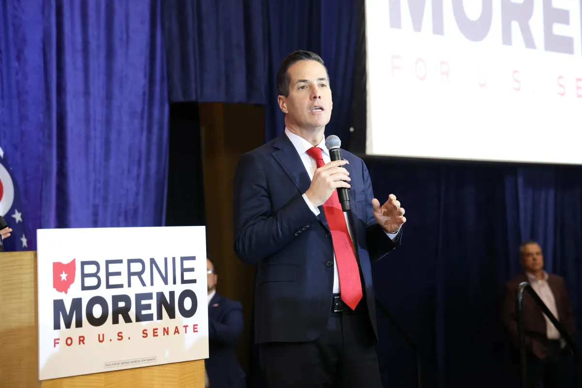 Propuesta republicana busca prohibir la doble ciudadanía en Estados Unidos y obliga a elegir un solo país