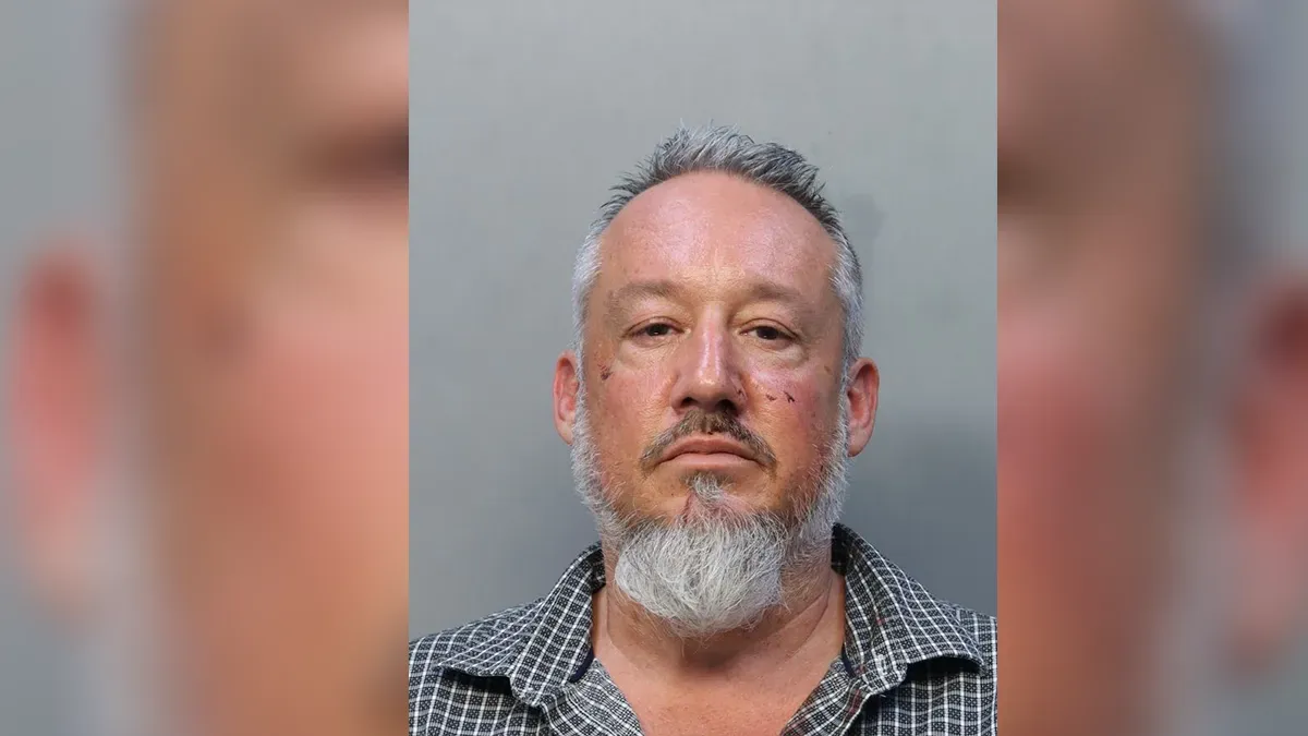 ARRESTAN A ASPIRANTE A ALCALDE DE MIAMI-DADE ACUSADO DE AGRESIÓN Y RESISTENCIA A LA AUTORIDAD