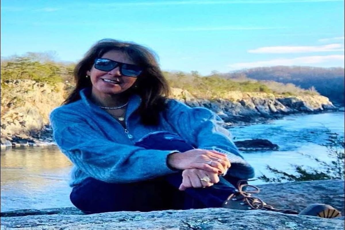 Cómo Despachar a las Visitas Desagradables sin Parecer un Villano (O al Menos Intentarlo)