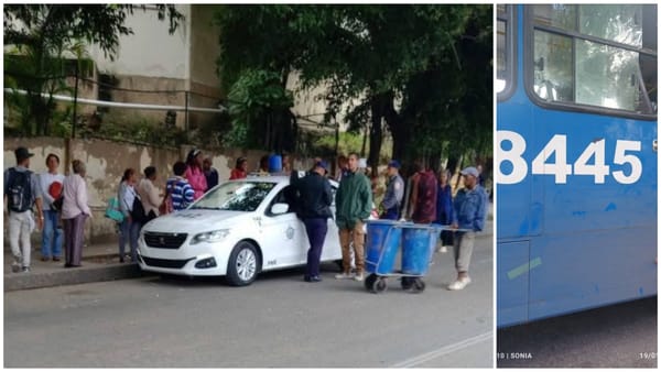 Grupo de personas cerca de taxi y autobús urbano
