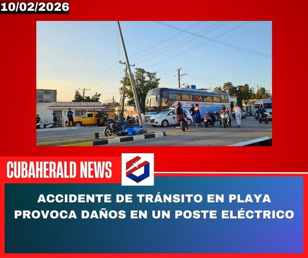 Accidente de tránsito en Playa provoca daños en un poste eléctrico
