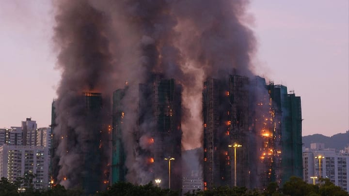 Incendio en Hong Kong deja al menos 44 muertos y 279 desaparecidos en el complejo residencial Wang Fuk Court