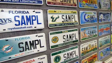 Florida endurece controles y sanciones por modificar o ocultar placas de vehículos: esto es lo esencial