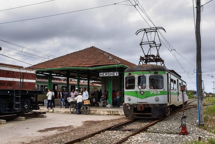 Tren con Wi-Fi, pero sin internet: Cuba ensaya la paradoja tecnológica sobre rieles