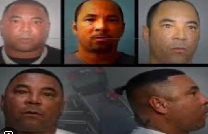 Fotografías de identificación de un hombre en varios perfiles