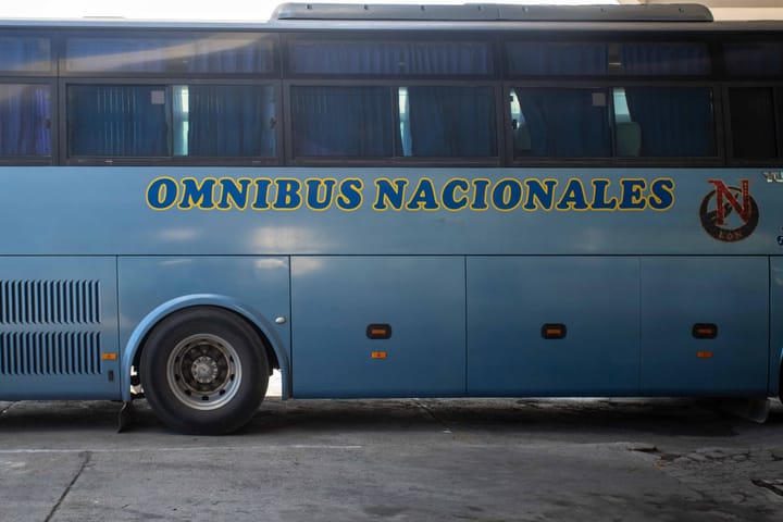 Restablecimiento parcial de los servicios de Ómnibus Nacionales hacia el oriente de Cuba tras el paso del huracán Melissa
