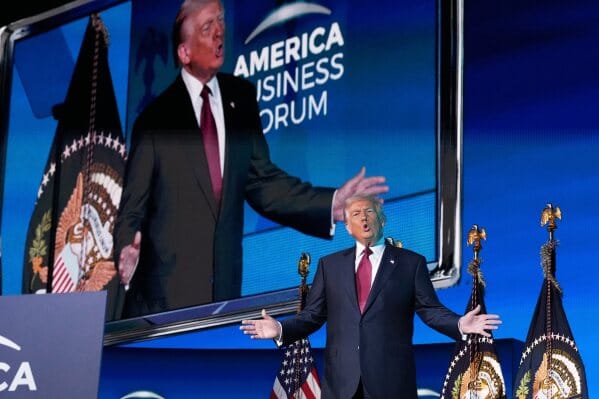 Donald Trump resalta logros económicos en el America Business Forum 2025 en Miami