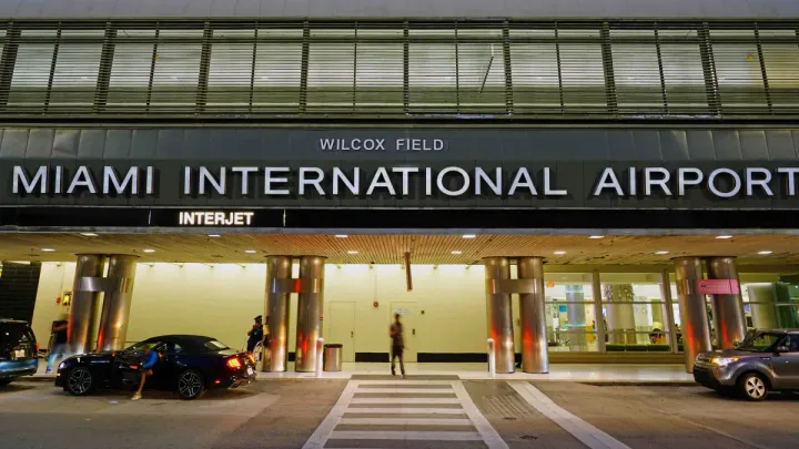 El Aeropuerto Internacional de Miami alcanza un récord histórico con más de 200,000 pasajeros en un día