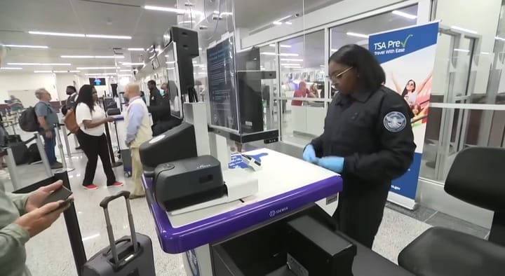 TSA impondrá una tarifa de $45 a los viajeros que no presenten identificación REAL ID a partir de 2026